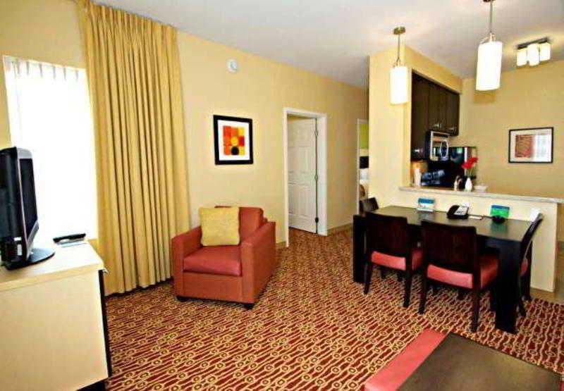 Towneplace Suites By Marriott Phoenix Goodyear Exterior photo