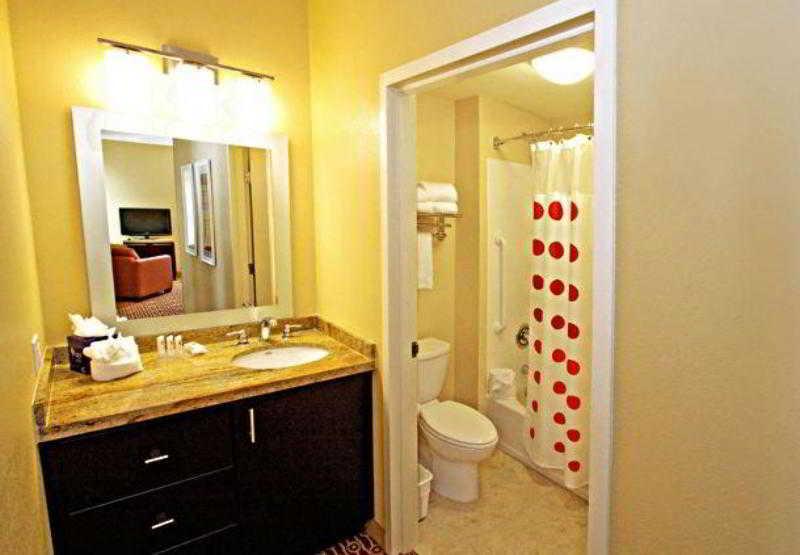 Towneplace Suites By Marriott Phoenix Goodyear Exterior photo
