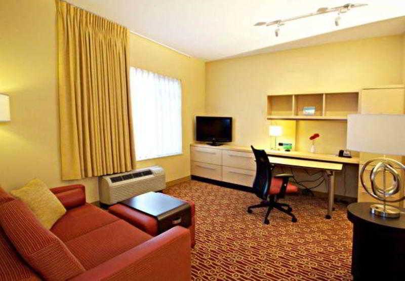 Towneplace Suites By Marriott Phoenix Goodyear Exterior photo