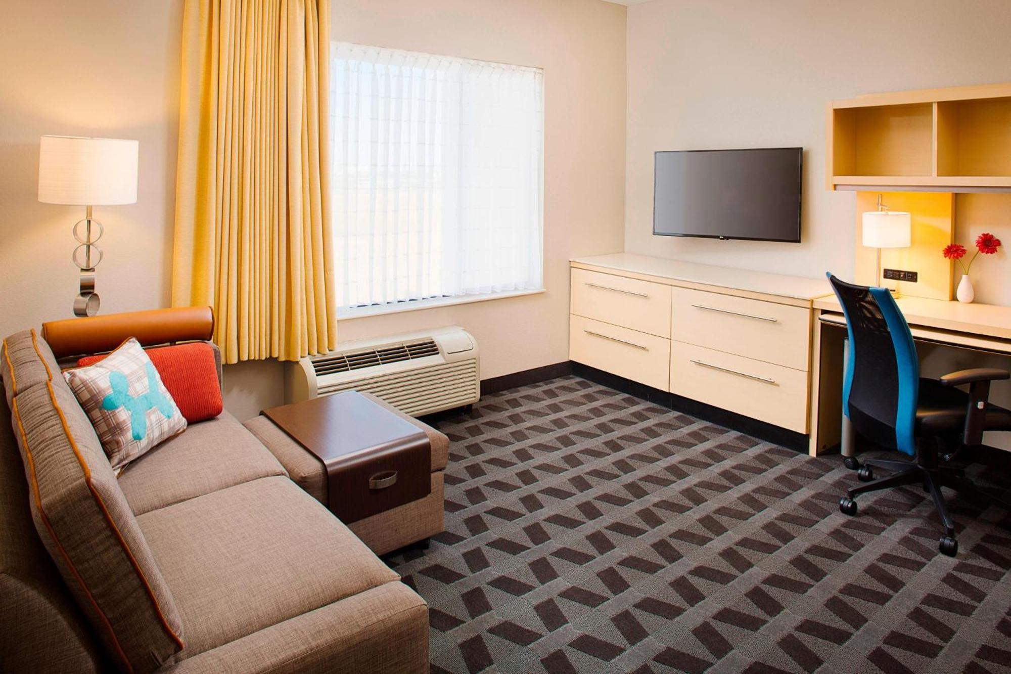 Towneplace Suites By Marriott Phoenix Goodyear Exterior photo