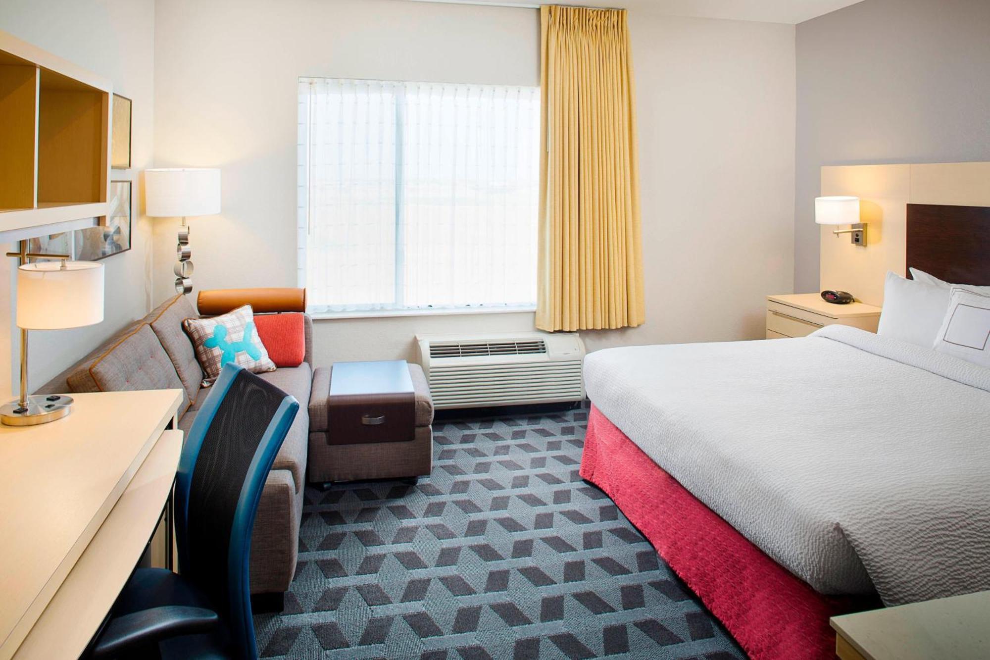 Towneplace Suites By Marriott Phoenix Goodyear Exterior photo